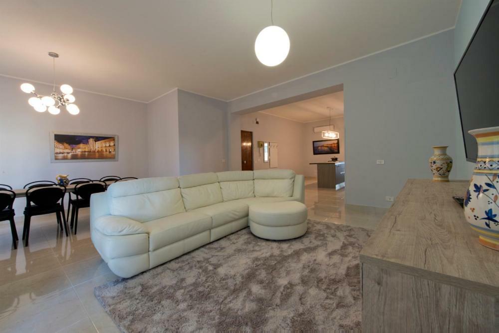 דירות סירקוזה Casa Bella - 3 Baths - Walk To Ortigia מראה חיצוני תמונה